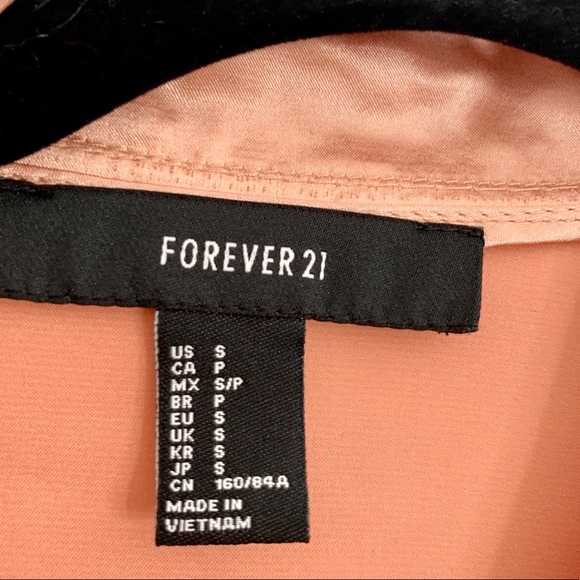 Forever 21 || Pink Satin Bomber Jacket - Picture 3 of 4